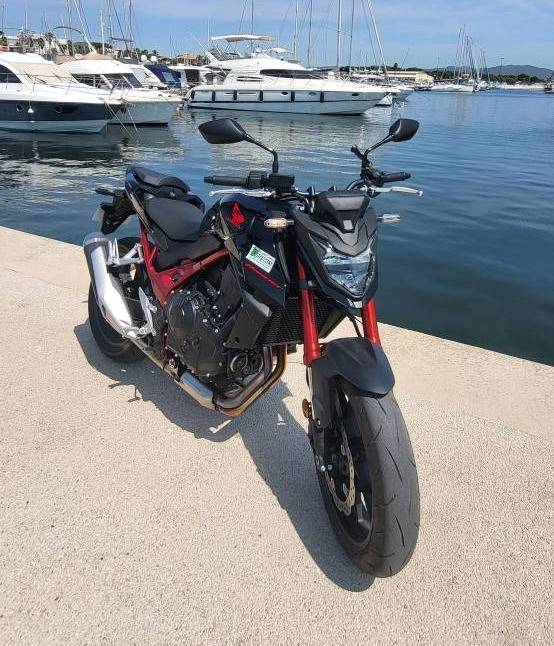 Location moto Hyères Honda Hornet ABS 700cc A2
