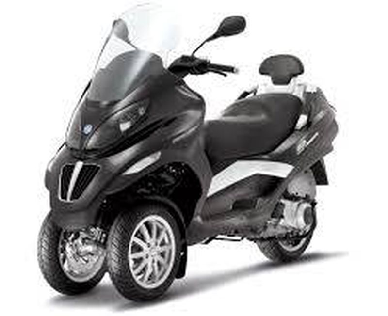 Location scooter 3 roues Piaggio MP3 250cc